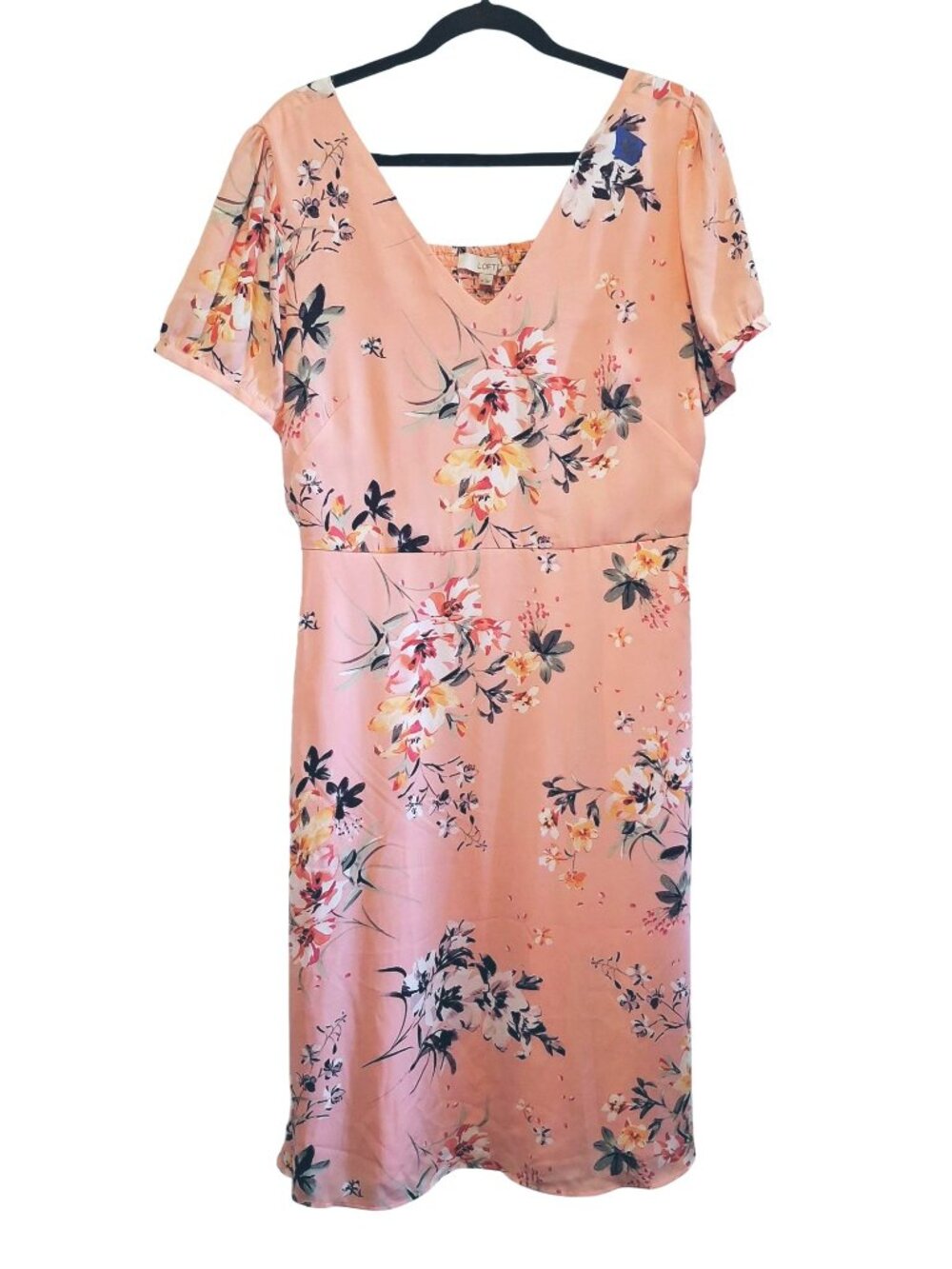Floral Peach Short Sleeve Dress With V-Neckline By Loft Size 14